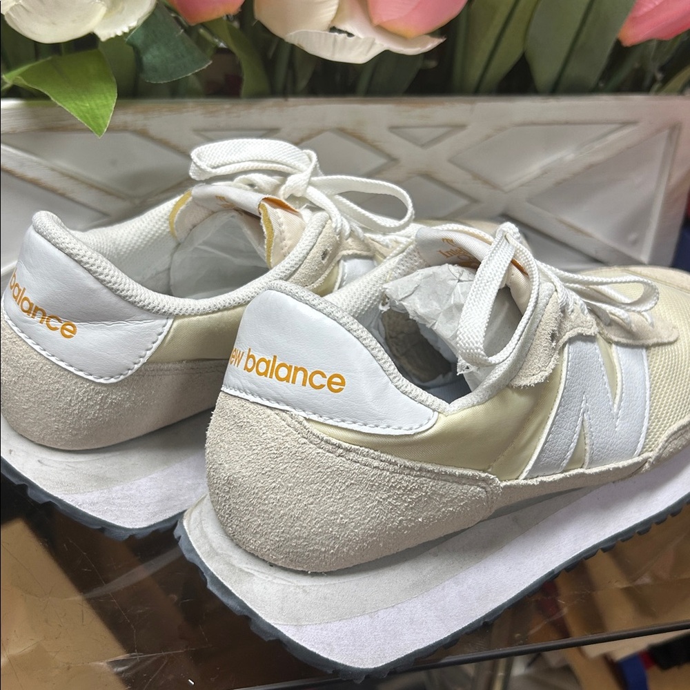 New Balance 237 - Picture 6 of 7